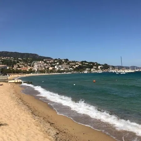 3 Personnes Joli Studio Cabine Centre. * Le Lavandou
